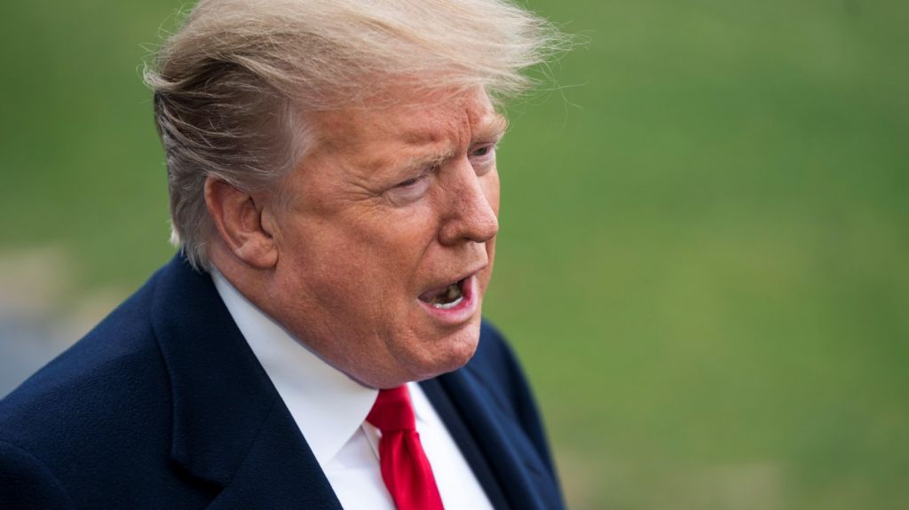  Trump: Sin las subidas de tipos de la Fed, EEUU habr&iacute;a crecido un 4 % en 2018 