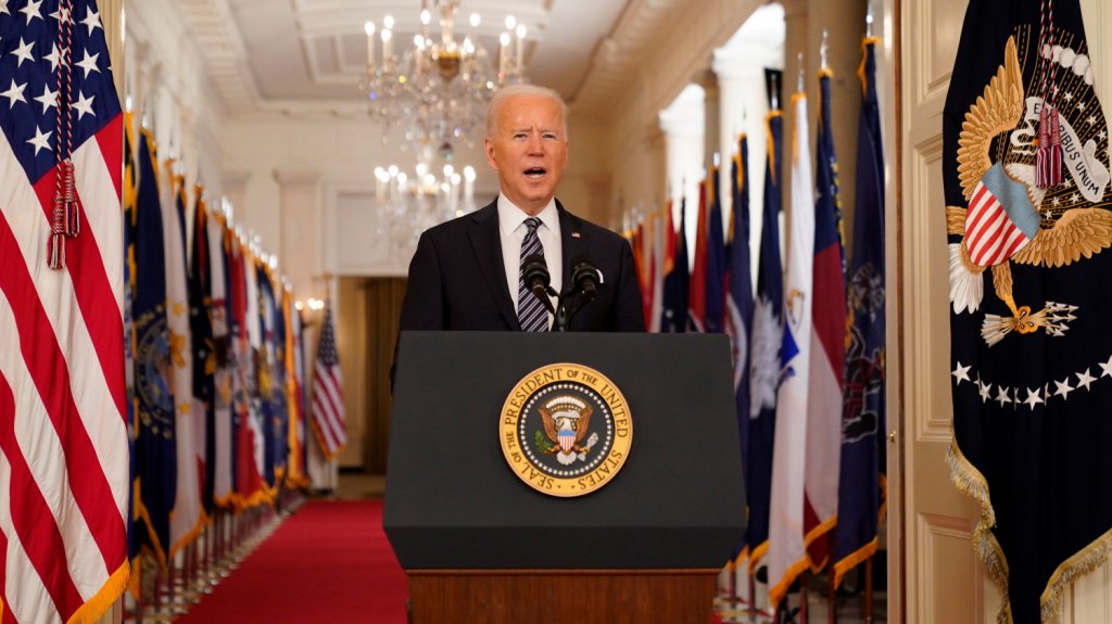  Biden ordena acelerar la vacunaci&oacute;n para lograr la &ldquo;independencia del virus&ldquo; 