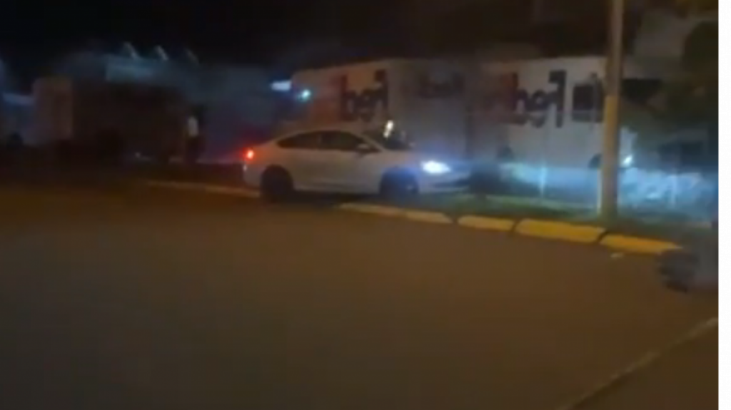  Video: Identifican a hombre dentro de un veh&iacute;culo en Carolina 