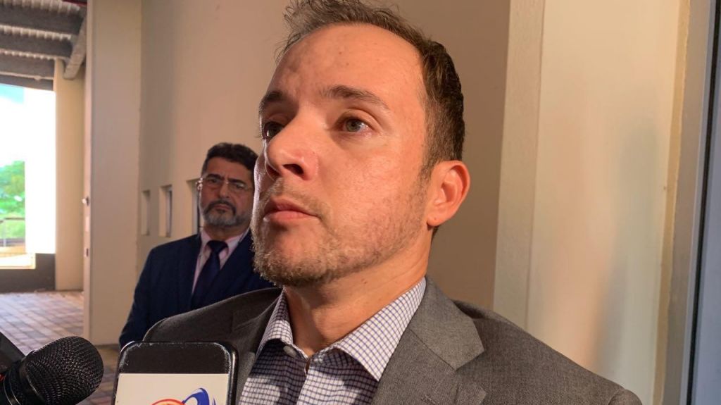  Escuche audio: Llerandi se descompone al hablar del chat 