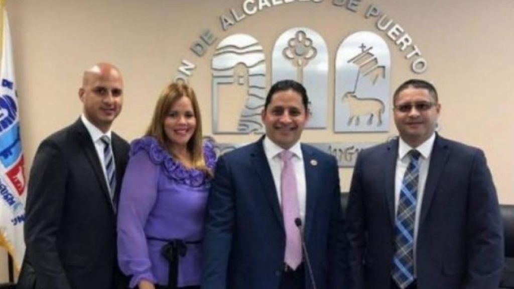  Alcaldes del PNP sacan las manos en controversia sobre Pierluisi es o no gobernador 