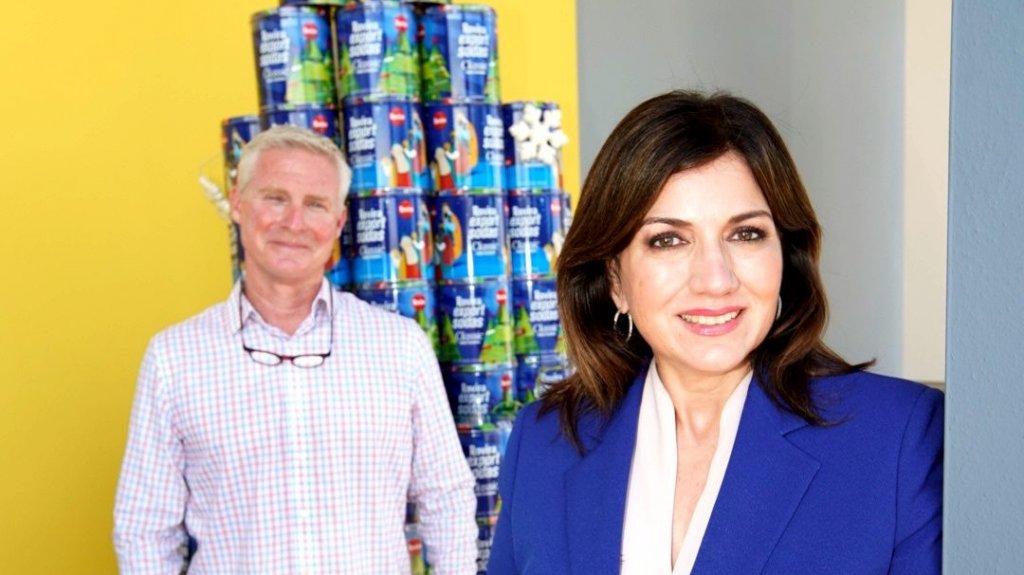  Meteor&oacute;loga Ada Monz&oacute;n visita Rovira Biscuit Corporation al t&eacute;rmino de la temporada de huracanes 