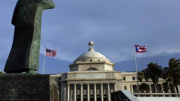 Red vendÃ­a un documento codiciado por inmigrantes