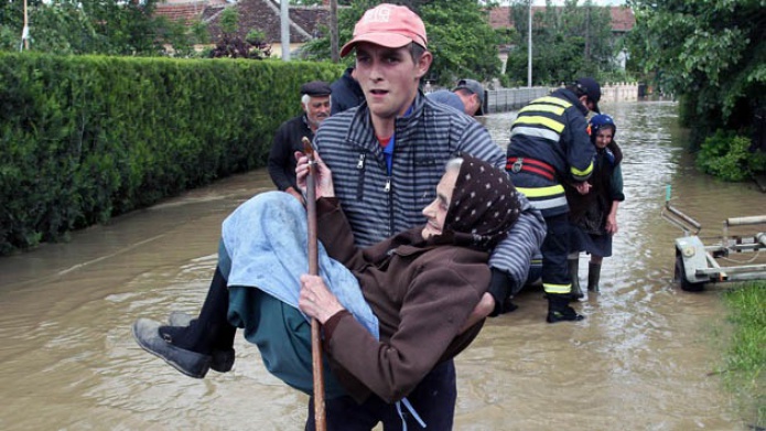 Inundaciones catastrÃ³ficas en Serbia y Bosnia y Herzegovina dejan al menos 44 muertos