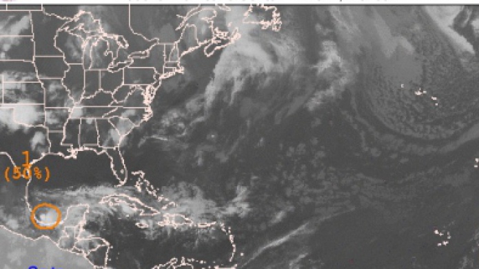 Abundante nubosidad, calor y aguaceros hacia el Interior-Noroeste...

