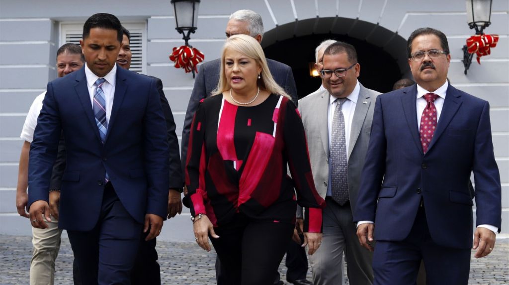  Gobernadora reduce las horas de toque de queda por COVID-19 