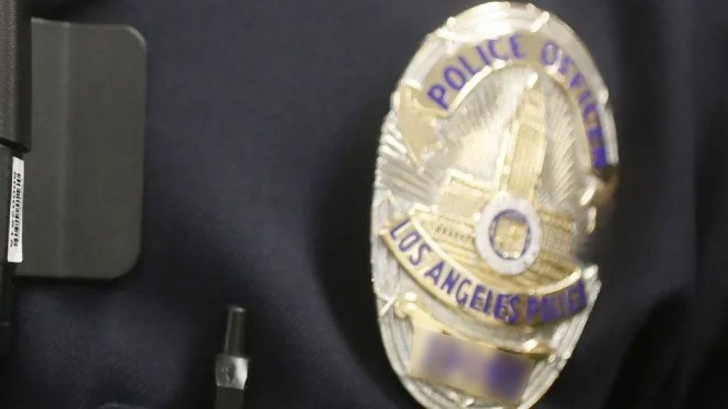  Un polic&iacute;a de podr&iacute;a pasar 3 a&ntilde;os en prisi&oacute;n por tocar los senos de una mujer muerta mientras estaba de servicio 