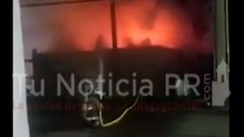  Video: Se quema en su totalidad el Burger King de la Ponce de Le&oacute;n 