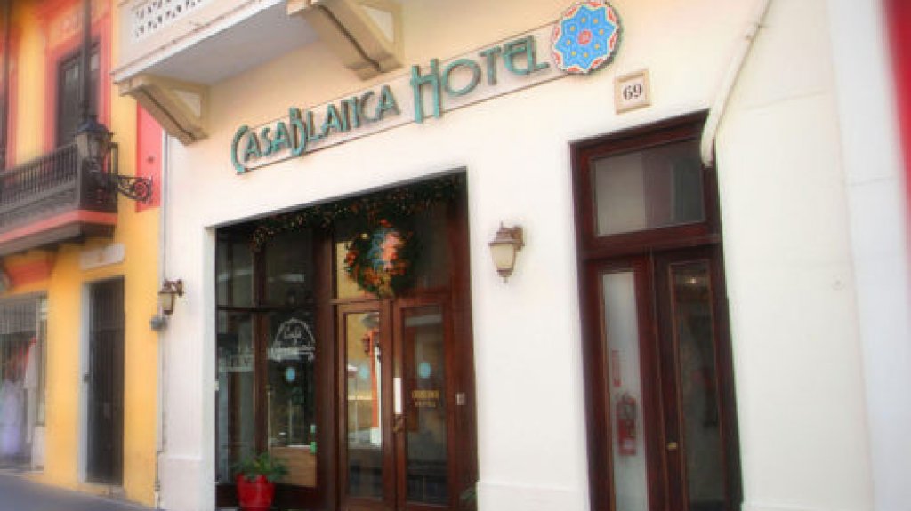  Gerente de hotel en San Juan llama la polic&iacute;a por turistas agresivos, luego que los arrestan dice que no tiene inter&eacute;s 
