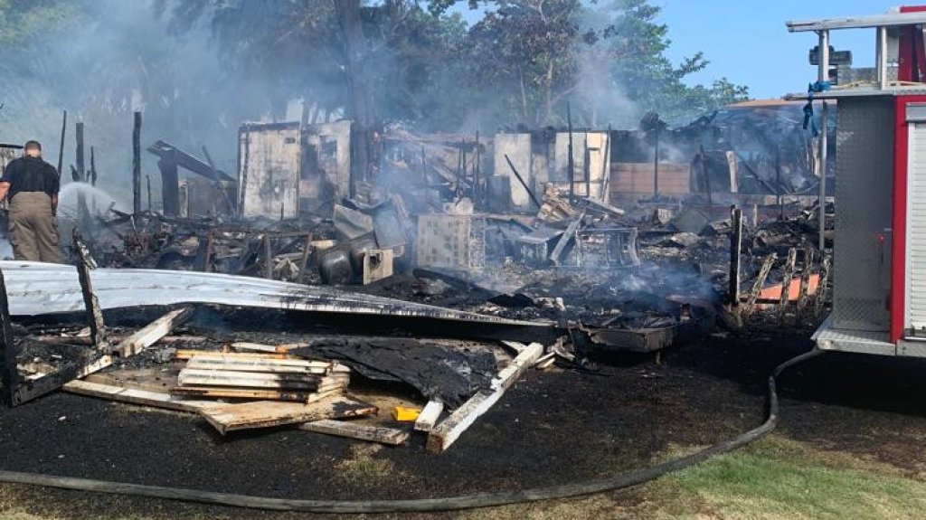  Incendio en area recreativa cuatro camper se incendian en Hatillo 