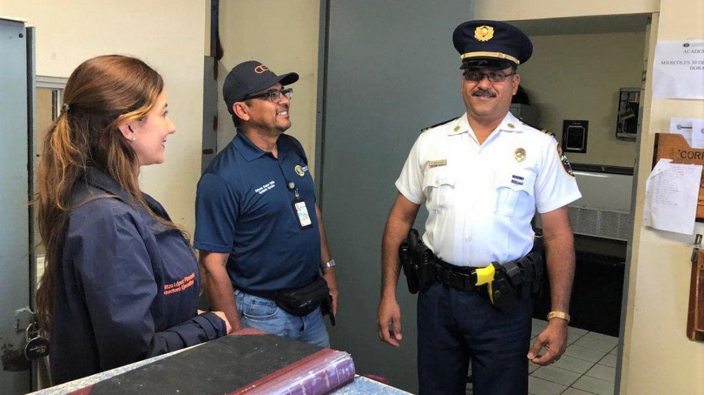  Directora ejecutiva de Edificios P&uacute;blicos realiza inspecci&oacute;n de trabajos en Culebra 