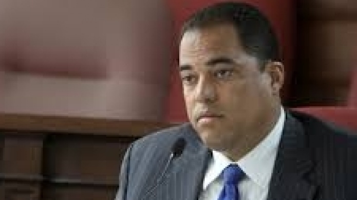 Senador RÃ­os aboga porque legislatura federal incluya a la Isla en los fondos de Medicaid