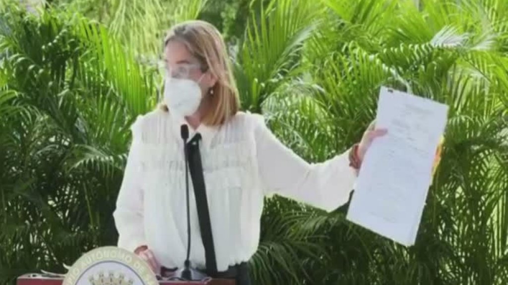  En video: Yulín le lee a la prensa un inventario de vehículo de motor y no el de un helicóptero 