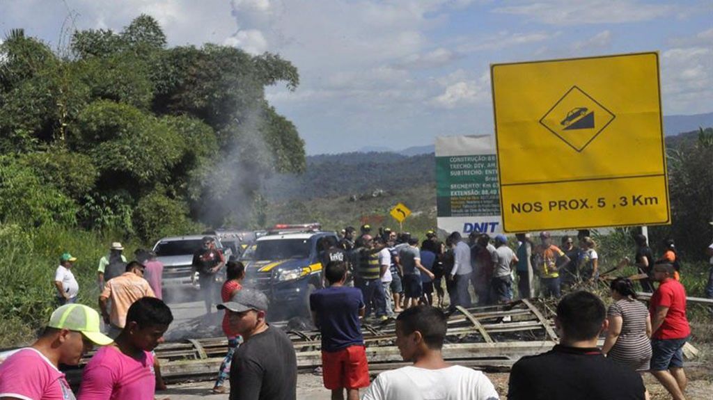  Video: Ataque contra inmigrantes venezolanos caldea la frontera en Brasil 
