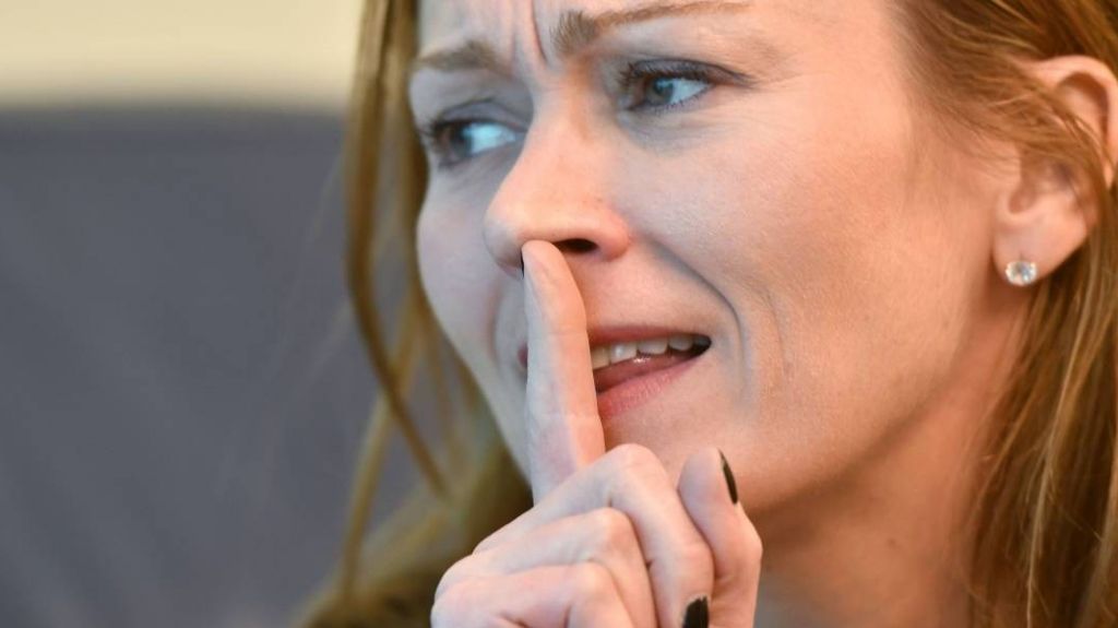  juez ordena Keleherparalizar cierre de escuelas de Morovis y comparecer ante el Tribunal de Arecibo 