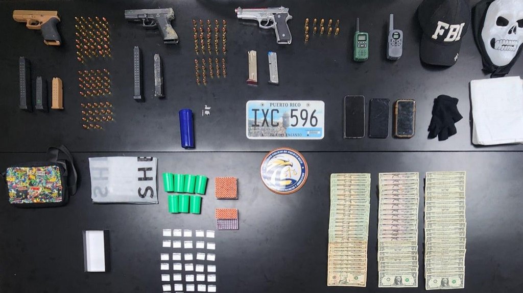  Arrestan a dos sujetos con armas y drogas en Can&oacute;vanas 