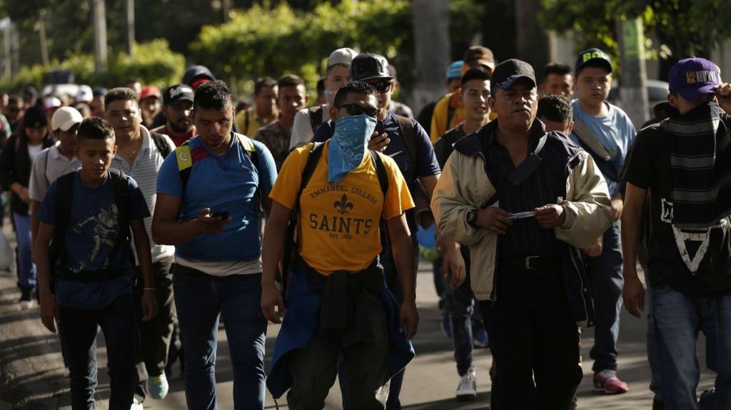  Unos 500 salvadore&ntilde;os de la caravana de migrantes solicitan asilo en M&eacute;xico 