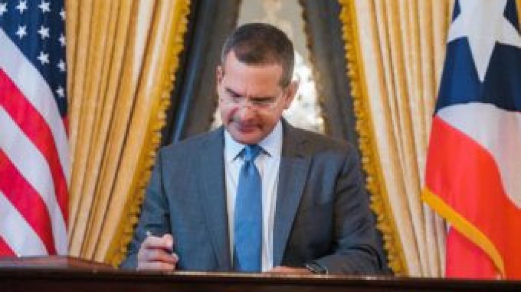  Gobernador firma enmiendas a la Carta de Derechos de personas con S&iacute;ndrome Down 