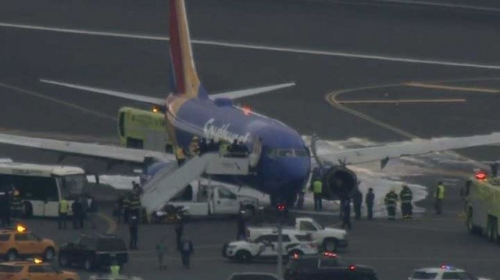  Avi&oacute;n aterriza de emergencia en EE.UU. por aver&iacute;a 