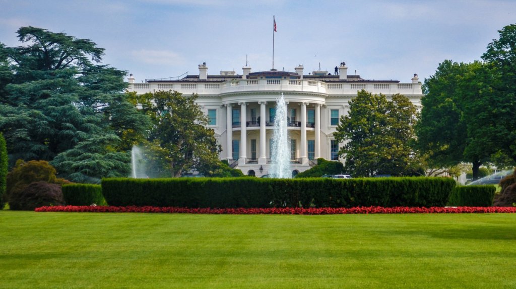  Eliminados por el nuevo presidente Biden dos comandos dejados por su predecesor en la Casa Blanca 