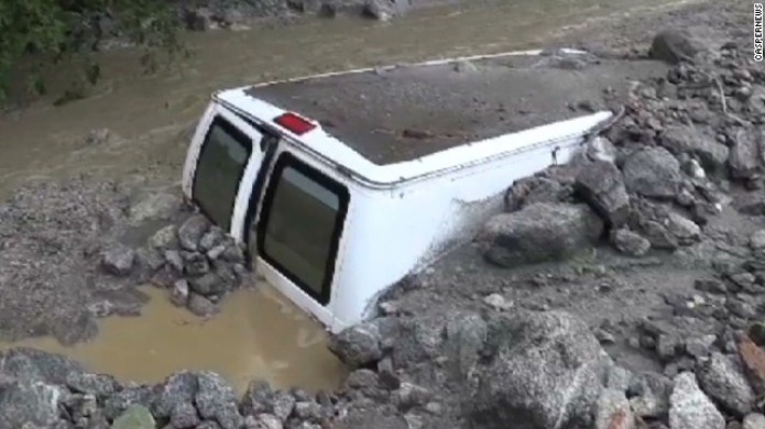 Una avalancha deja atrapadas a 500 personas en campamento de una iglesia en California