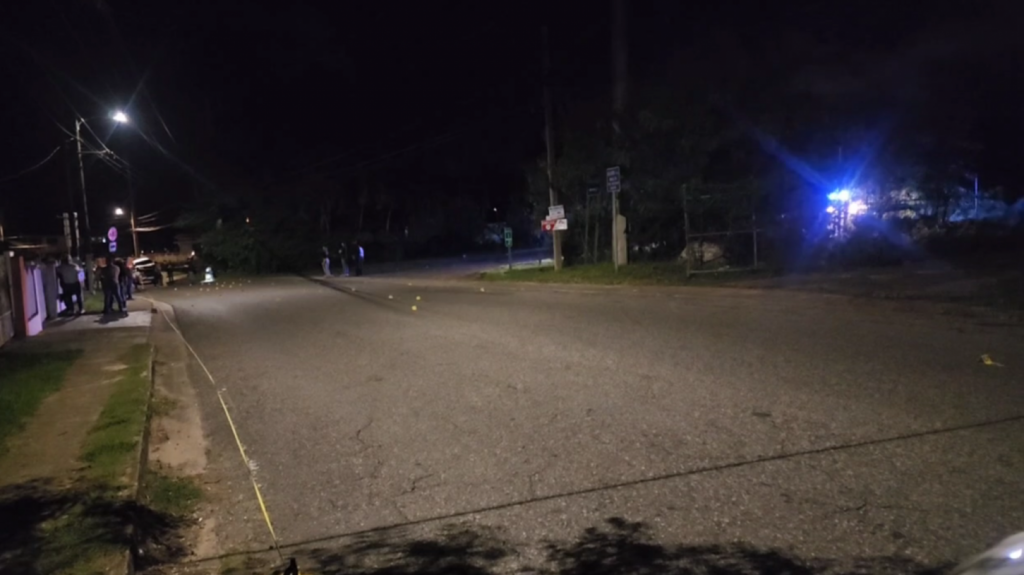  Video: Dos hombres muertos y una mujer herida luego que tirotearan un &ldquo;Can-am&rdquo; en Arecibo 