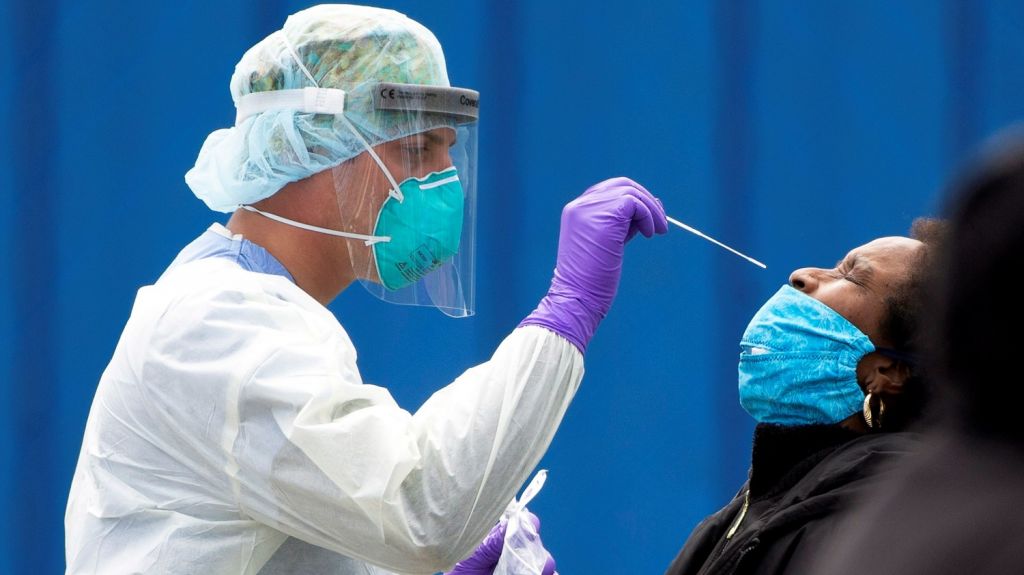  El Gobierno de EE.UU. eval&uacute;a posible inexactitud de prueba r&aacute;pida de COVID-19 