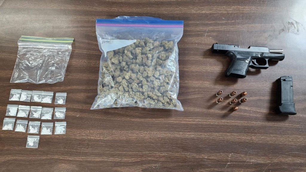  Dos arrestados y drogas ocupada durante intervenciones de drogas metro 