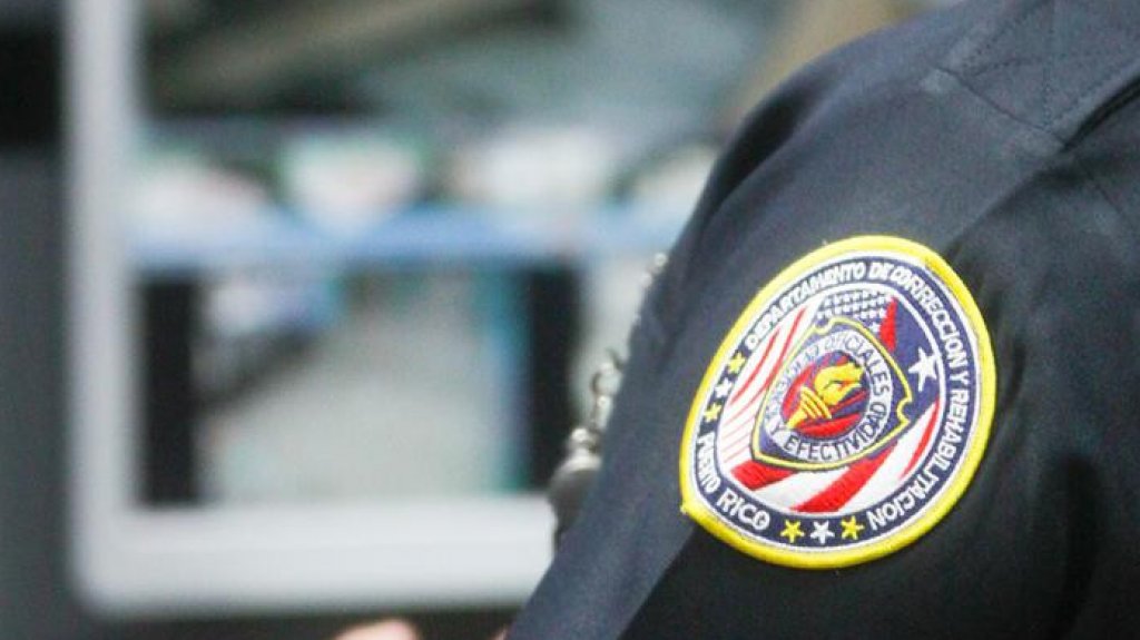  Procesan a oficial de Correcci&oacute;n por introducir objetos a la c&aacute;rcel de Arecibo 