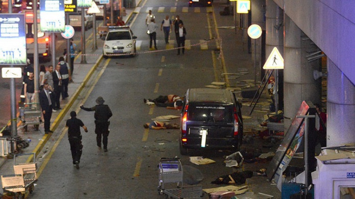 Reportan 32 muertos y 88 heridos en el atentado del aeropuerto de Estambul