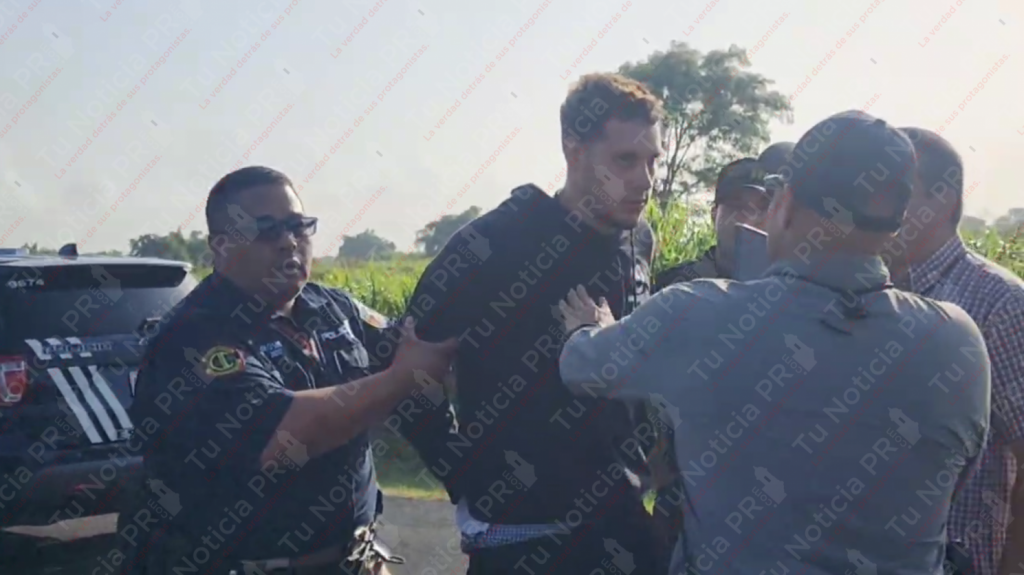  Video: Momento en que arrestan un sospechoso de tiroteo donde polic&iacute;as resultaron heridos en Toa Baja 