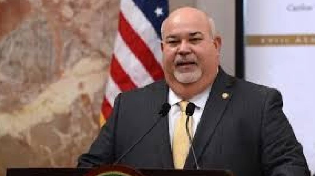  Presidente cameral acoge solicitud de comisionada residente para enmendar Ley de Incentivos a m&eacute;dicos 