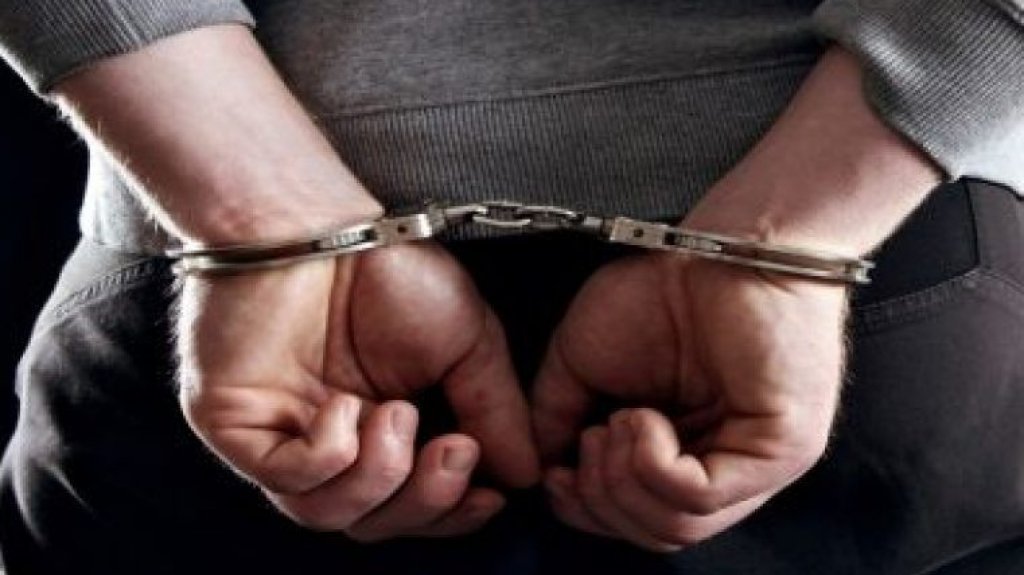  Arrestan a joven que intent&oacute; cambiar un cheque de PUA por 1,576 d&oacute;lares con identificaci&oacute;n adulterada 
