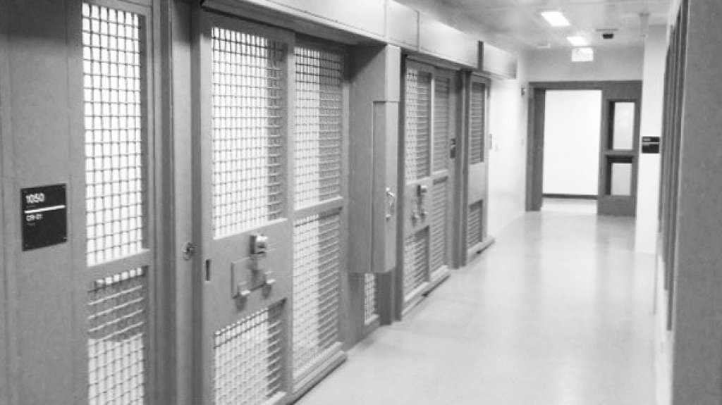  Menos tiempo para educarse debido a la escasez de oficiales de custodia 