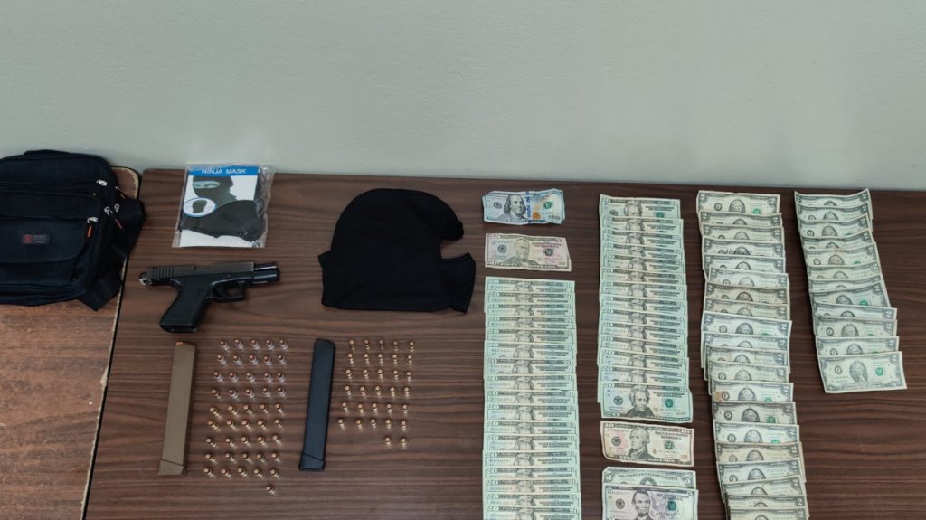  Arrestan con un arma a hombre que ten&iacute;a probatoria federal, durante operativo en Mayag&uuml;ez 