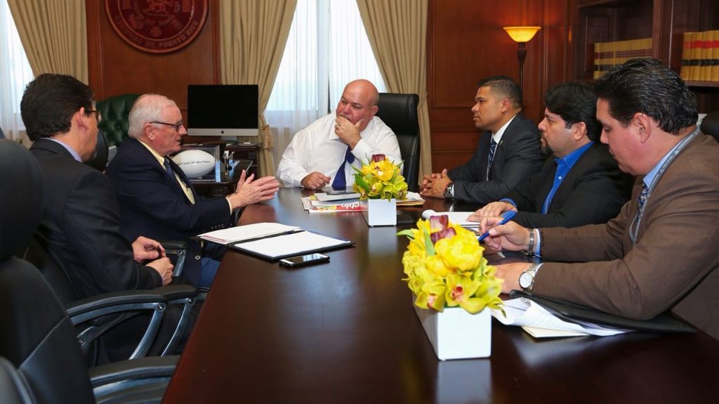  &ldquo;Johnny&rdquo; M&eacute;ndez logra compromiso de Higgins construcci&oacute;n red energ&eacute;tica en Vieques en menos dos a&ntilde;os 