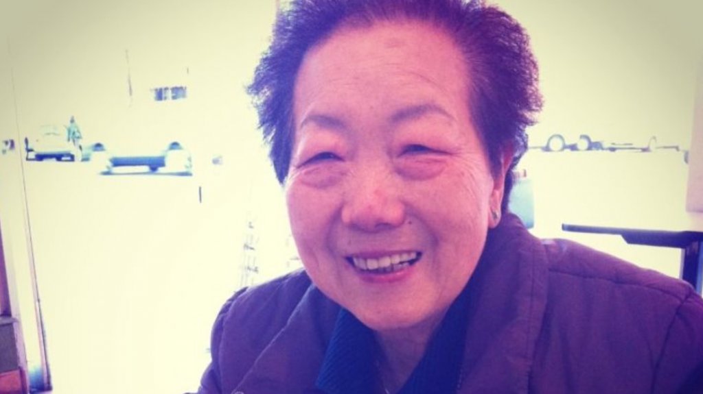  VIDEO: Momento en el que un hombre apu&ntilde;ala a dos ancianas asi&aacute;ticas en California mientras estas esperaban el autob&uacute;s 