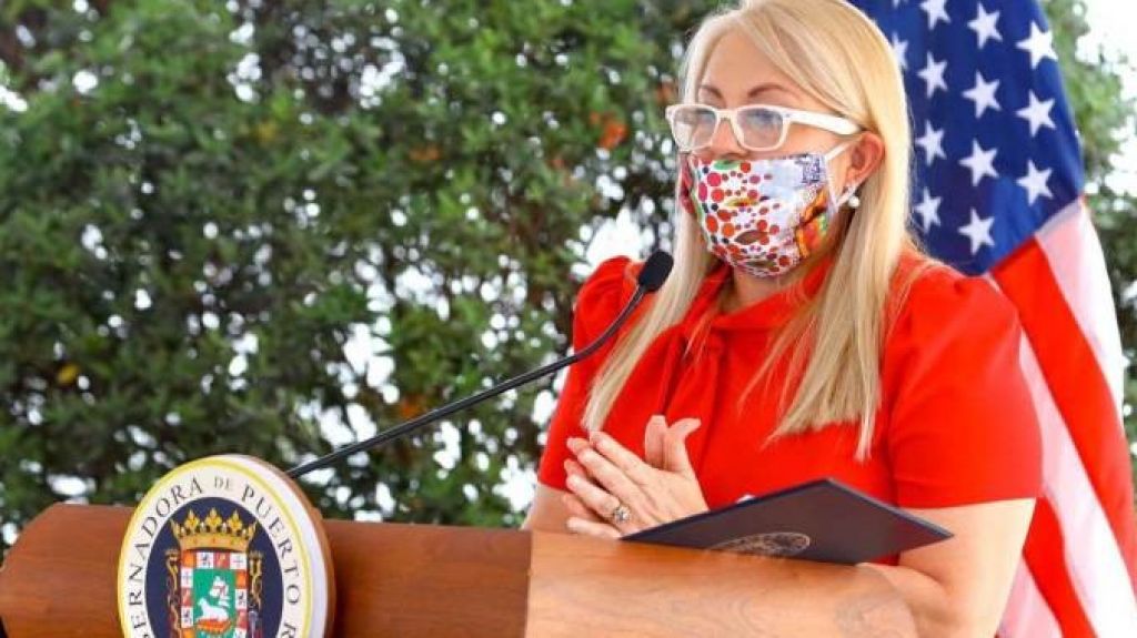  Gobernadora firma leyes para dar cr&eacute;dito a mayores de 65 a&ntilde;os y para planes de pago abonados AEE y AAA 