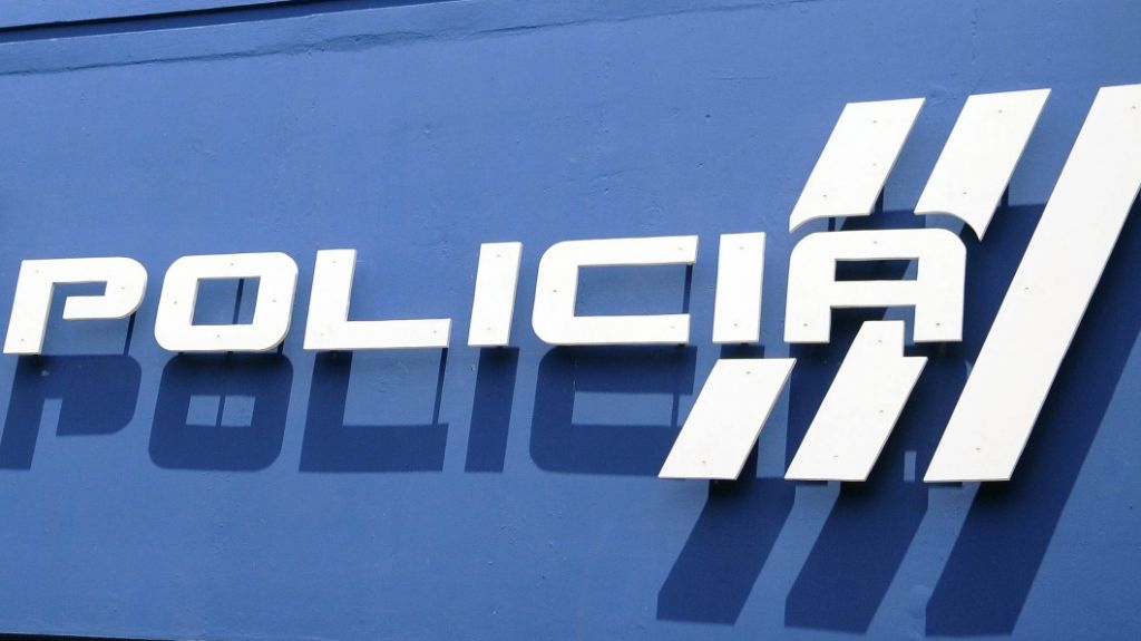  Rompen cristales de edificio anexo de Casa Alcald&iacute;a de Aibonito 