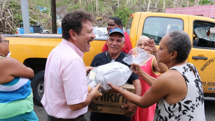 Fotos: Alcalde de Carolina monta "Gigante" operativo de suministro