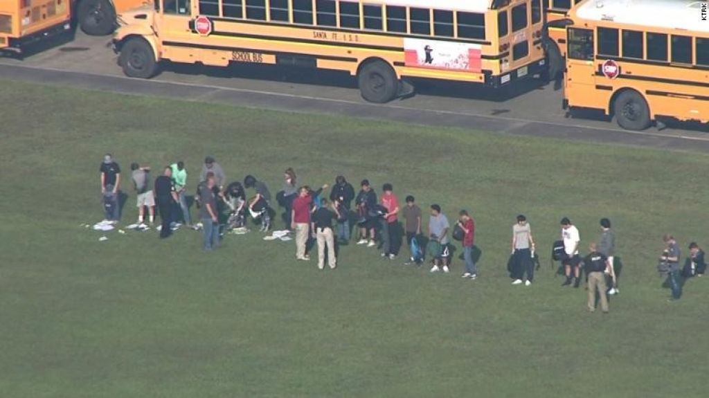  Se reporta tiroteo en una escuela de Texas 