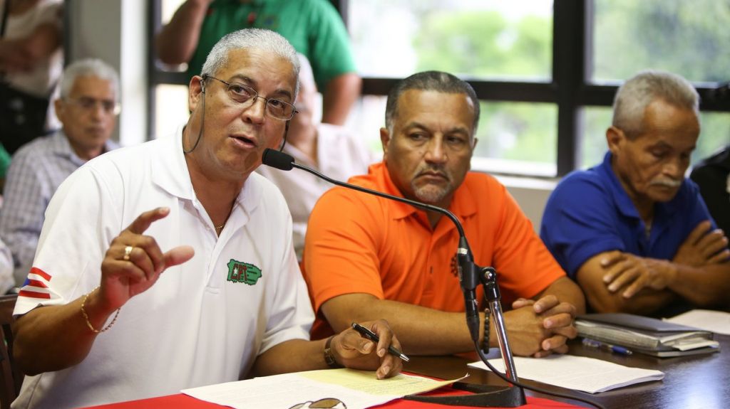  Empleados de CFSE aprueban voto de huelga por privatizaci&oacute;nn de servicio de farmacias 