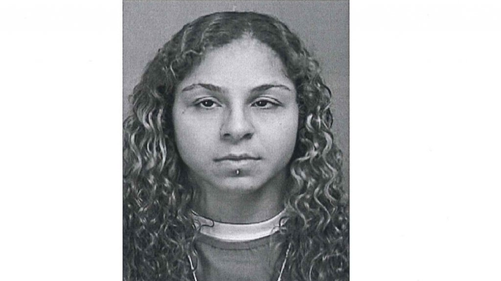  La buscan por robarse un pote de propinas de una pizzer&iacute;a de Aguadilla 