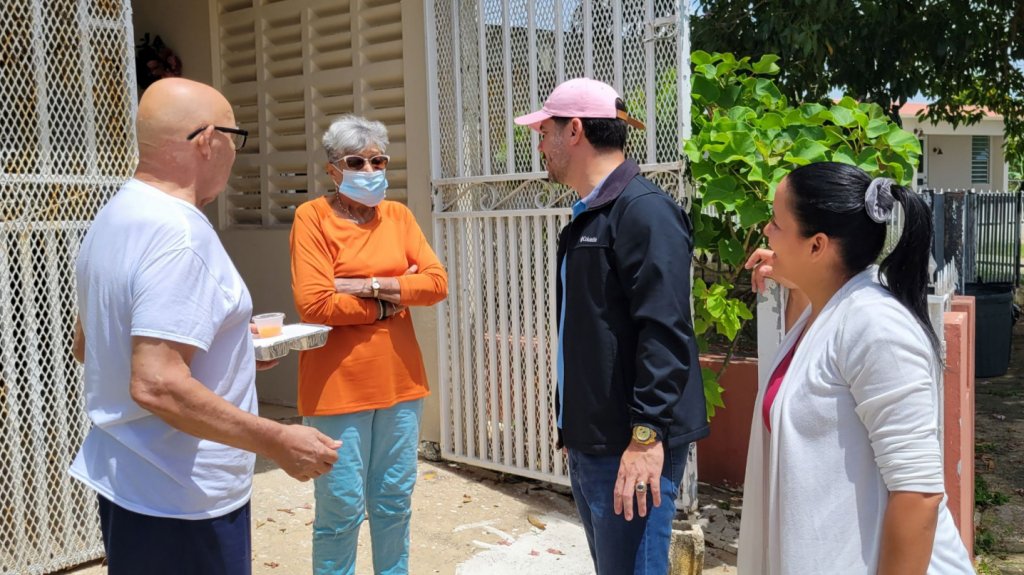  Ceiba ofrece servicio de almuerzos calientes a envejecientes 