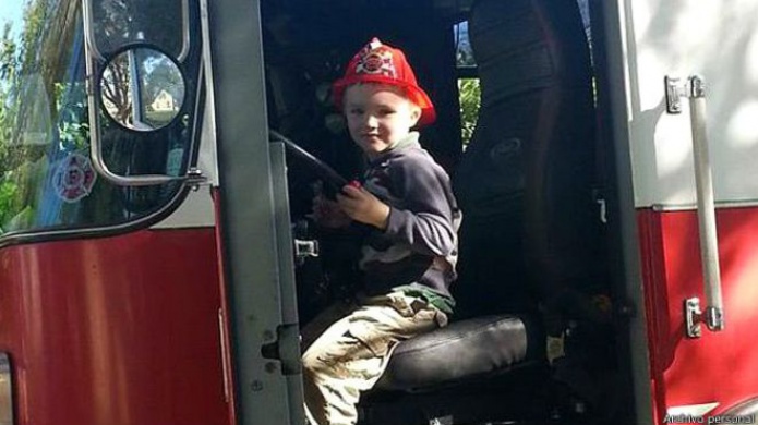 Fiesta sorpresa multitudinaria para un niÃ±o autista sin amigos