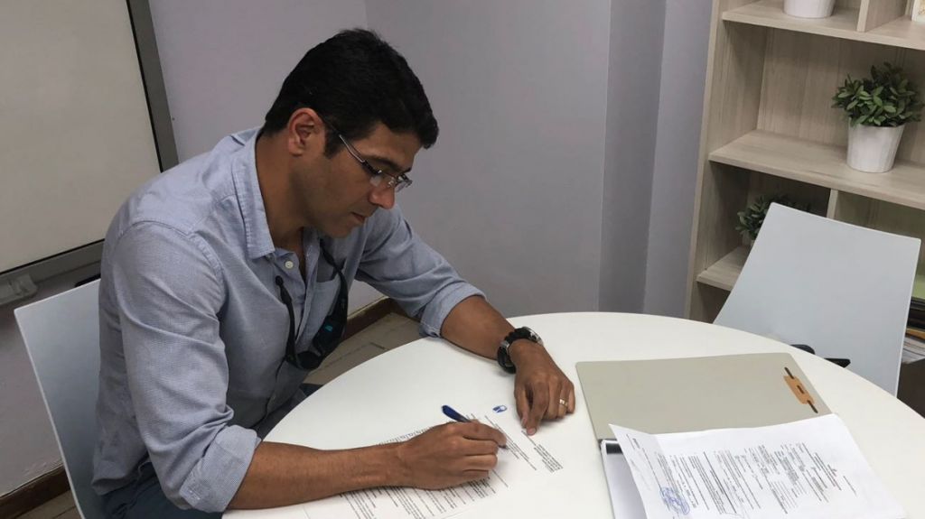  Aspirante a representante por el distrito 27 oficializa su candidatura 