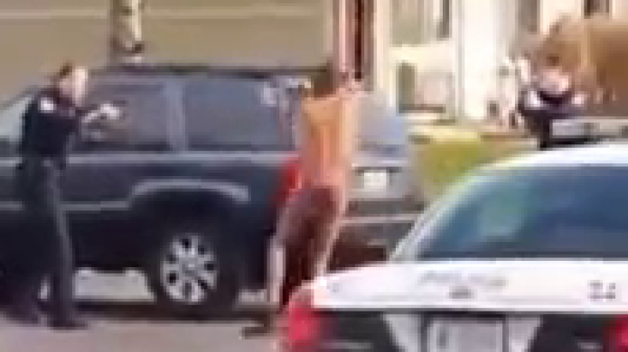 Video: Hombre muere al tratar de acuchillar a PolicÃ­a en Indianapolis