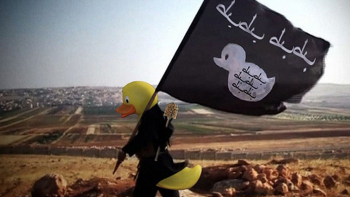 Â¿Patos terroristas?: las cabezas de los miembros del EI son reemplazadas por patos de goma