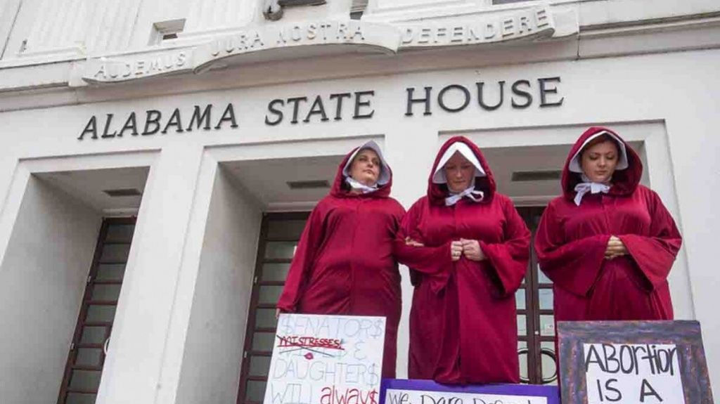  Alabama aprueba dura ley antiaborto; 99 a&ntilde;os de c&aacute;rcel 