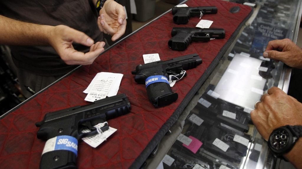  La cuarta parte de adultos en California guarda un arma de fuego en su hogar 